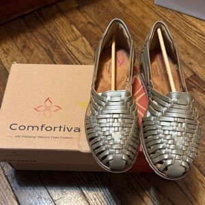 Comfortiva Women's Metallic Woven Flats